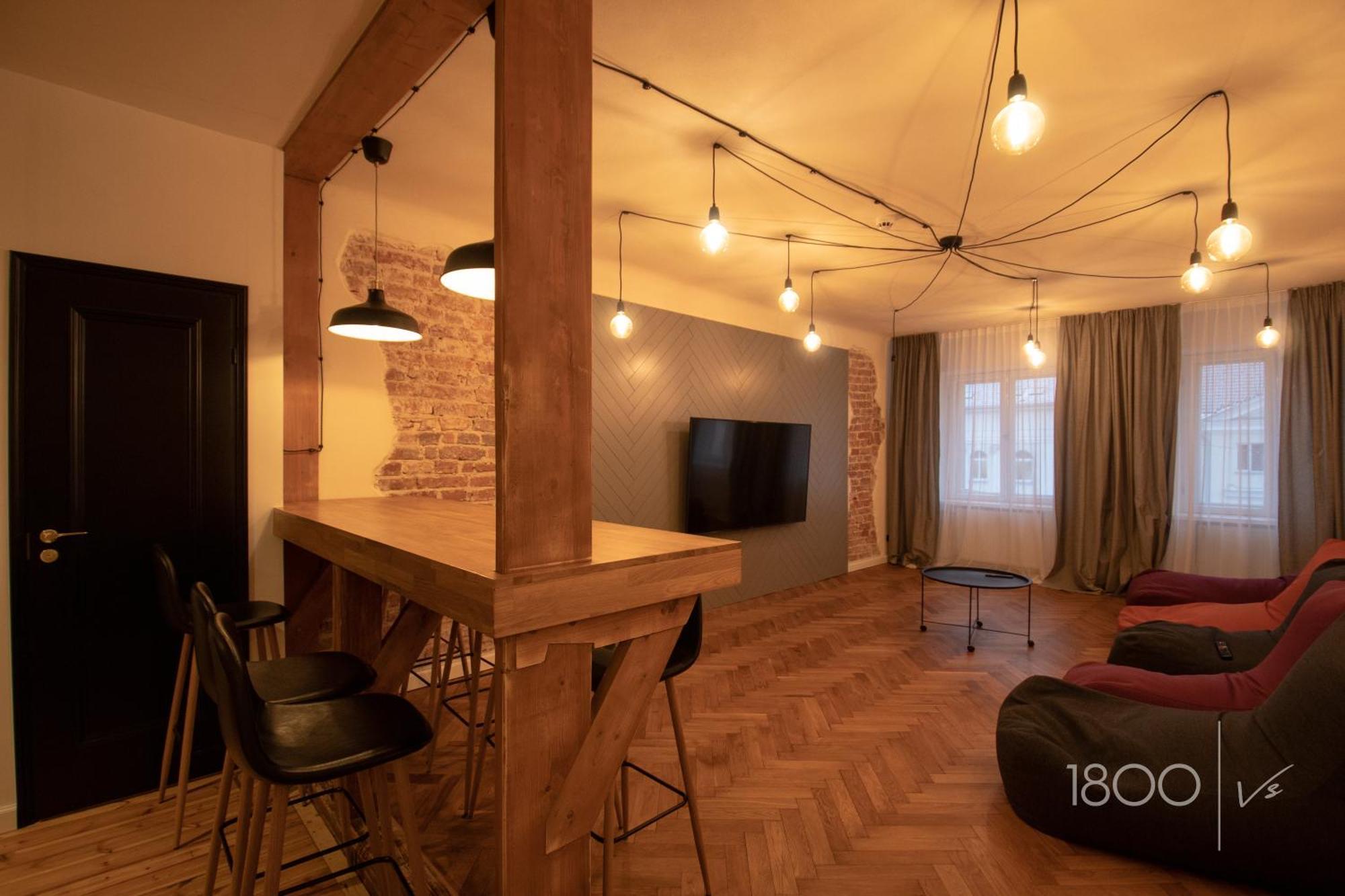 1800 By Vince Stay - Private Rooms In Town Hall Square Tartu Exteriér fotografie
