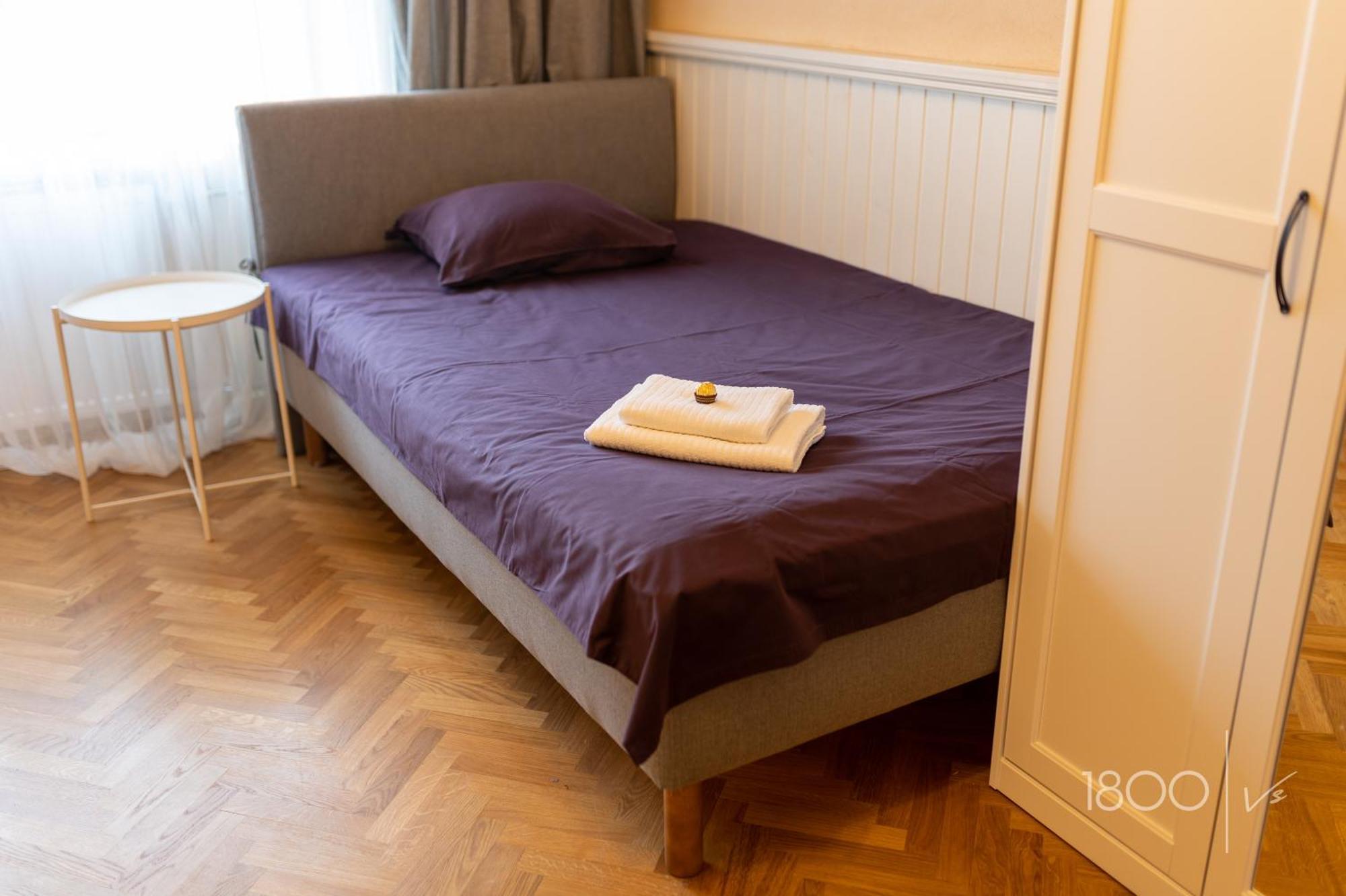 1800 By Vince Stay - Private Rooms In Town Hall Square Tartu Exteriér fotografie